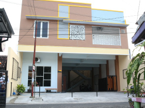 RedDoorz Syariah near Suncity Mall Madiun