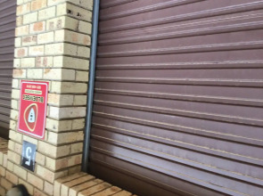 Cozy 2BR 2BR Townhouse Netflix Private Parking Great Location!