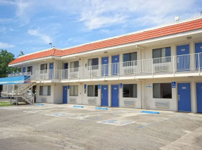 Motel 6 Fresno - SR 99
