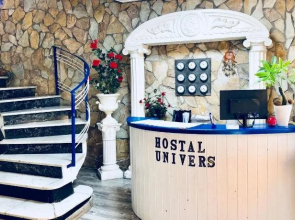 Hostal Univers