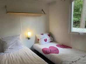 Neat Chalet With Microwave, Antwerp at 39 km