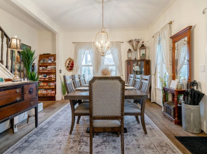 Kingsville House Bed and Breakfast
