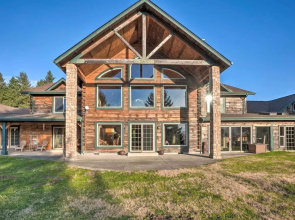 Brookings Vacation Rental Lodge on 88 Acres!