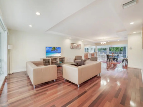 Unique Luxurious House Bright and Airy 4 BDR