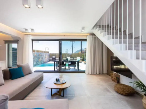 Villa Daphne-Naiades/ 2 bedrooms,luxury,beachfront