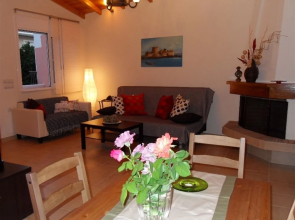 Omorfi Poli Holiday Apartment