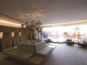 Plaza Suites