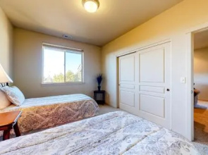 Eagle Crest Creekside Escape