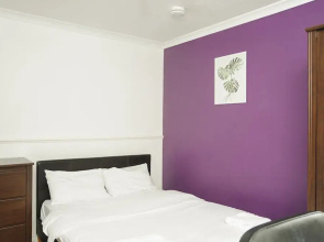Room in Guest Room - Big Size Double Room Coventry