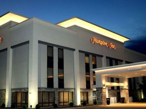 Hampton Inn Bloomington West