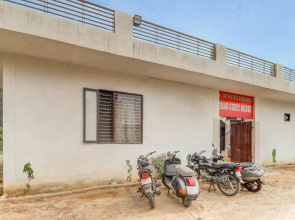 OYO Flagship 83529 Aman Guest House