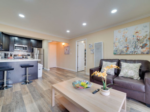 Sip, Golf & Explore: Pleasanton Retreat!