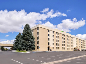 Ramada Plaza by Wyndham Sheridan Hotel & Convention Center