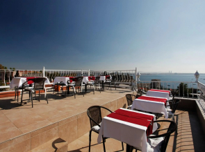 Spinel Hotel - Old City