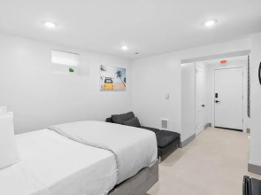 Cozy Comfortable and Quiet Suites LL