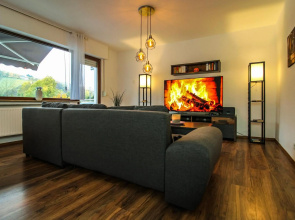 Moderne FeWo SKY Netflix Terrasse Burgblick Boxspringbett Waschtrockner