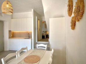 Farous Seaside Sunset Suites since2021