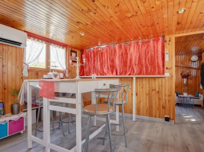 Comfortable House Boat in Homps with Roof Terrace