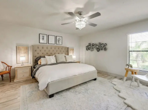 4 Mi to Beach! Naples Snowbird Nest w/ Pool Access