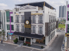 Redpine Boutique Hotel