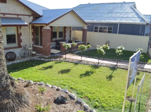 Two Cow Cottage Bed & Breakfast