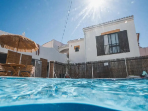Bura Surfhouse - Hostel