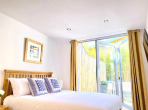 Amber Lodge Hickstead-B