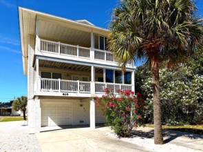 Hibiscus House 4 Bedrooms 3 Bathrooms Home