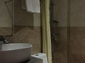 Canberry Hotel