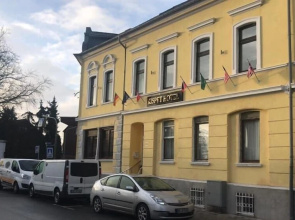 Kispet Deluxe Hotel