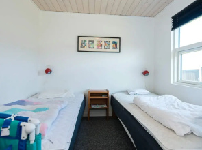6 Person Holiday Home in Allingabro-by Traum