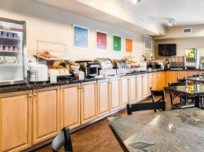 Comfort Inn & Suites Page at Lake Powell