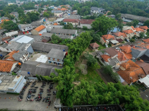 Homey 2BR Apartment at Paragon Village