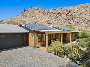 Moonbeam Mountain - Stylish Home W/private Boulders + Hot Tub! 4 Bedroom Home by RedAwning