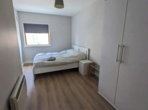 Bright 2BD Flat With Private Balcony - Dublin