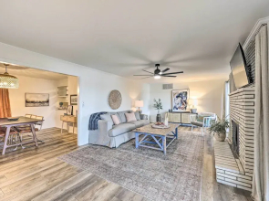 Waterfront Home w/ Dock > 3 Mi to Oaklawn Racing!