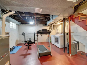 Cute Home w/ Patio ~ 7 Mi to Dtwn Pittsburgh