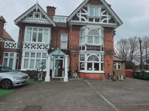 OYO Kingswood Hotel