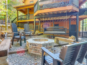 Ellijay Cabin Rental w/ Hot Tub & Resort Amenities