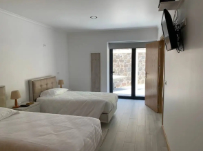 Charming 5-bed House in Ribeiro Frio