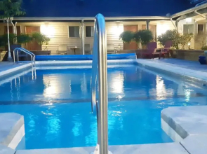 Sunshine Lodge