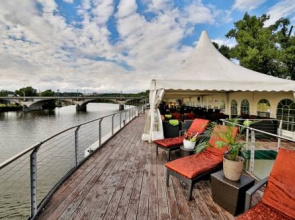Greenyacht Hotel