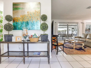 'tropical Landing' Stuart Home w/ Pool + Grill!