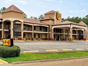 Super 8 by Wyndham Pearl/Jackson/East