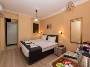 Golden Flower Hotel