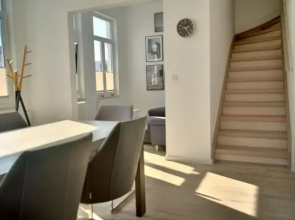 WoogeElisa - Ehrwürdige Dorfvilla in Strandnähe