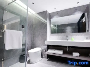 Taizhou Grand Hotel (Jiaxing South Lake Railway Station)