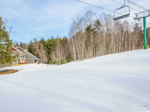 Updated Condo Next to Burke Mountain Bike Trails!