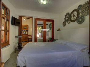 Lacco Cottage