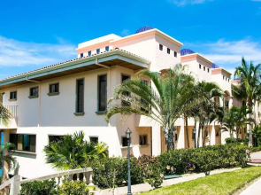 Beautiful Condo in Peaceful Cliffside Location with a Private Balcony & Stunning Ocean and Mountain Views